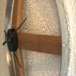 Horloge fabriqué à partir de douelles et cerclage de tonneau