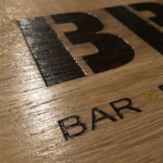 Réalisé sur un couvercle de tonneau.